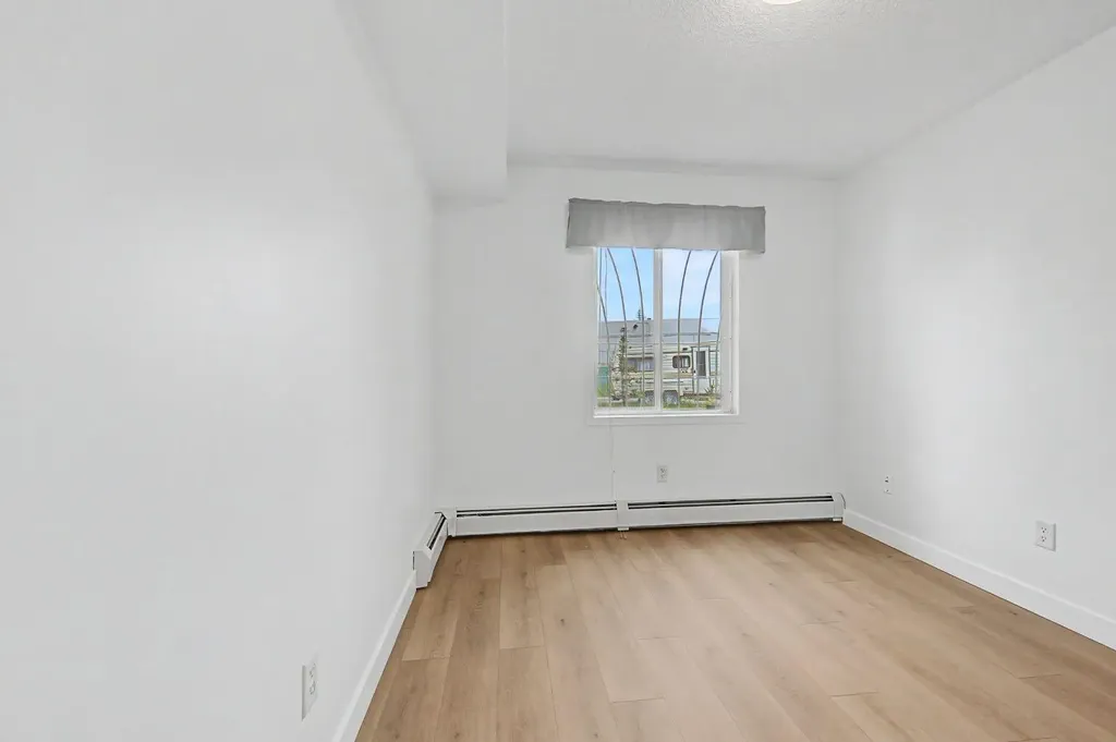 6818 Pinecliff Grove NE Calgary AB T1Y 7L2