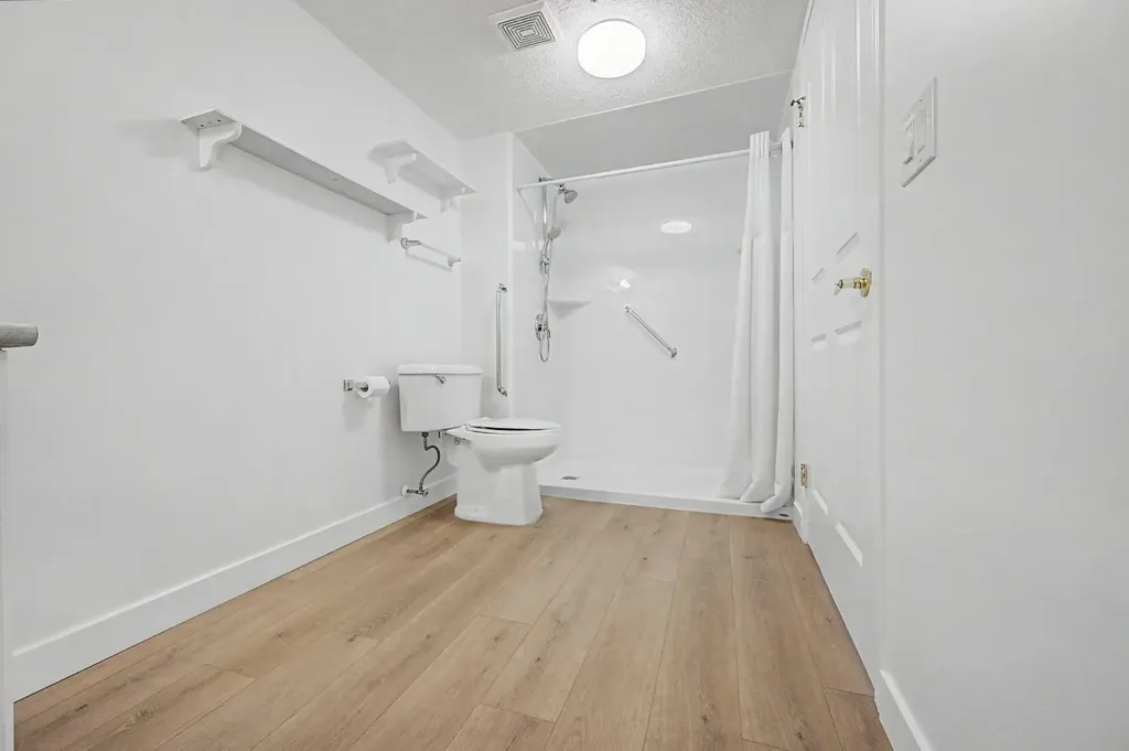 6818 Pinecliff Grove NE Calgary AB T1Y 7L2
