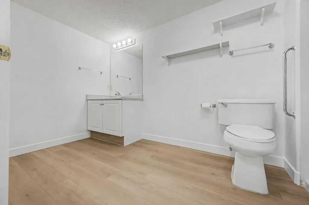6818 Pinecliff Grove NE Calgary AB T1Y 7L2