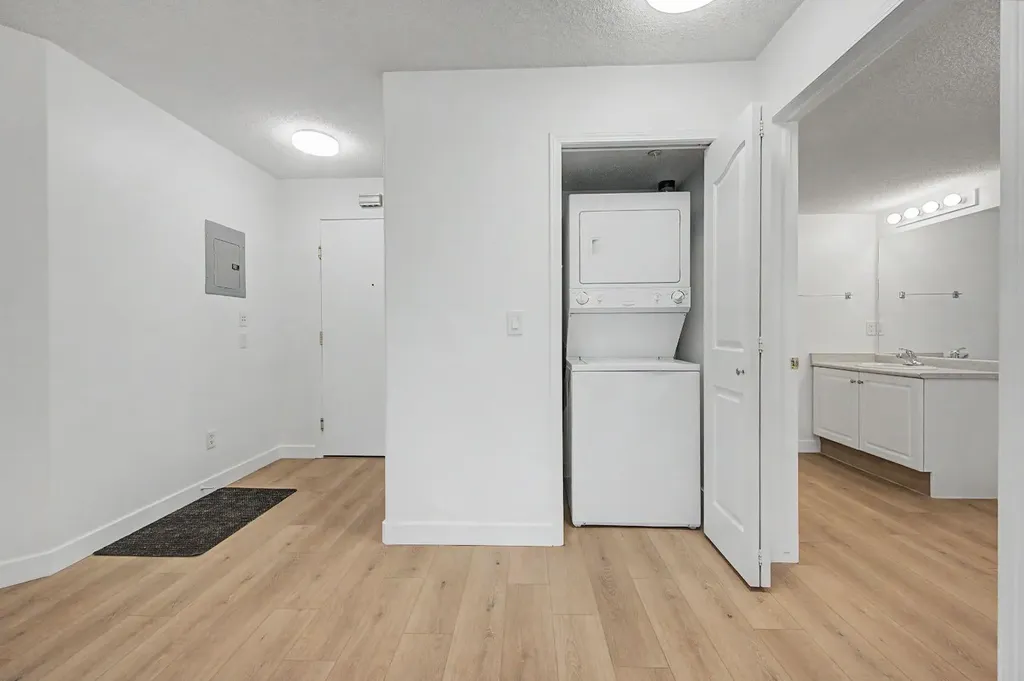 6818 Pinecliff Grove NE Calgary AB T1Y 7L2