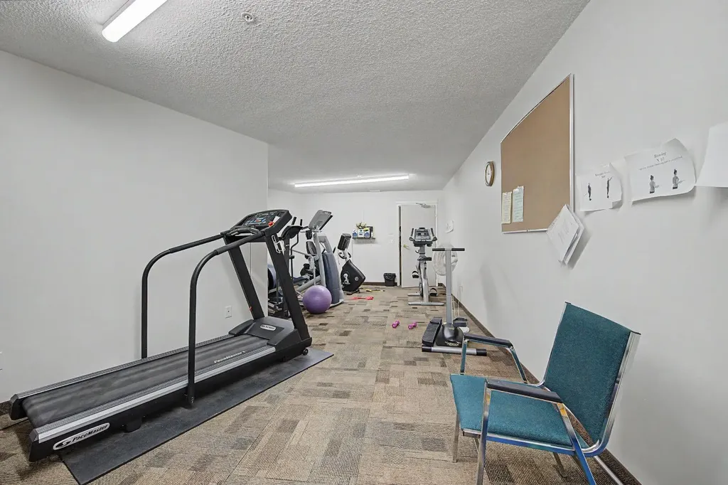6818 Pinecliff Grove NE Calgary AB T1Y 7L2