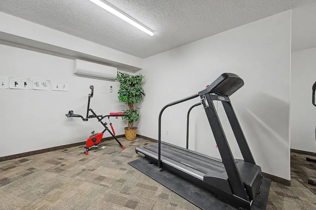 6818 Pinecliff Grove NE Calgary AB T1Y 7L2