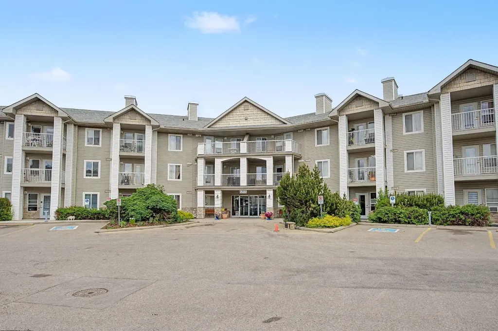6818 Pinecliff Grove NE Calgary AB T1Y 7L2