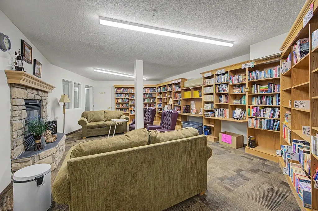 6818 Pinecliff Grove NE Calgary AB T1Y 7L2