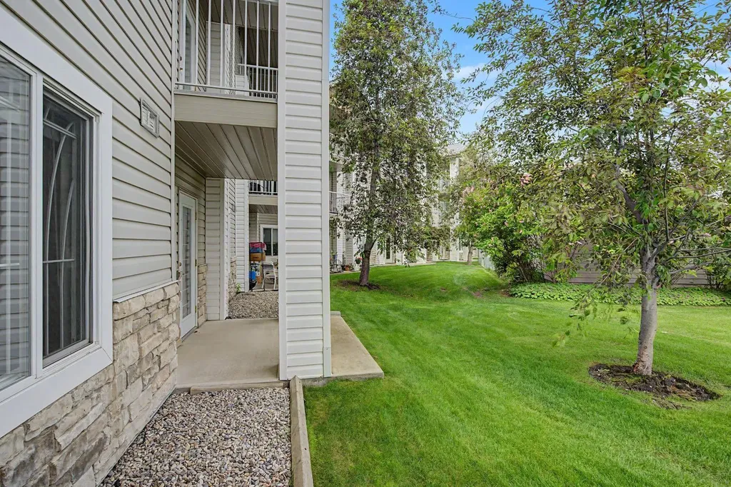 6818 Pinecliff Grove NE Calgary AB T1Y 7L2