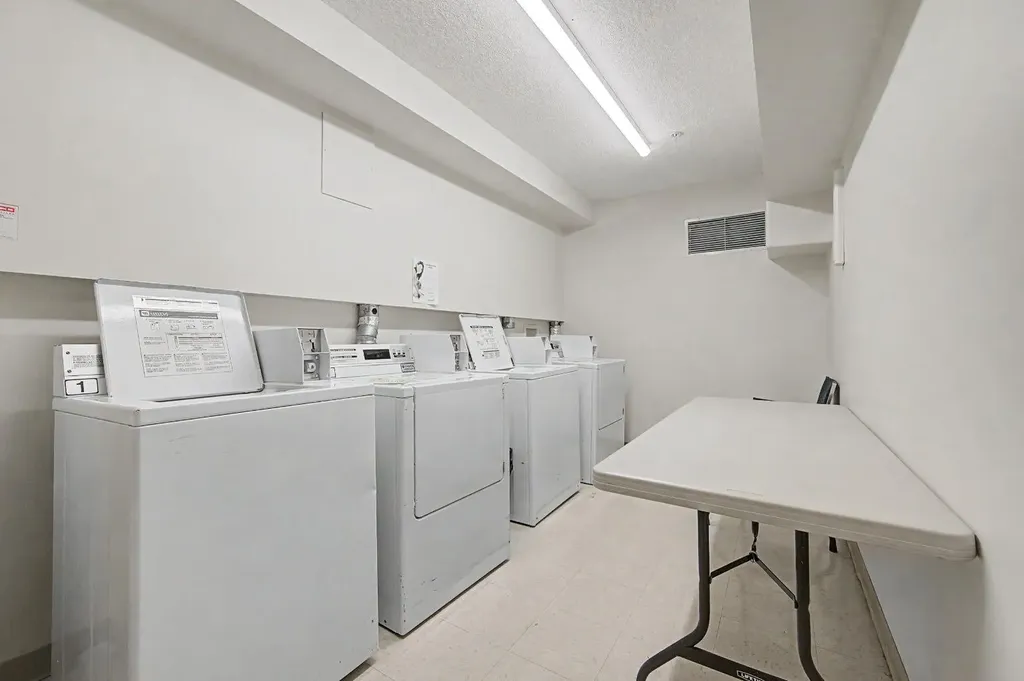 6818 Pinecliff Grove NE Calgary AB T1Y 7L2