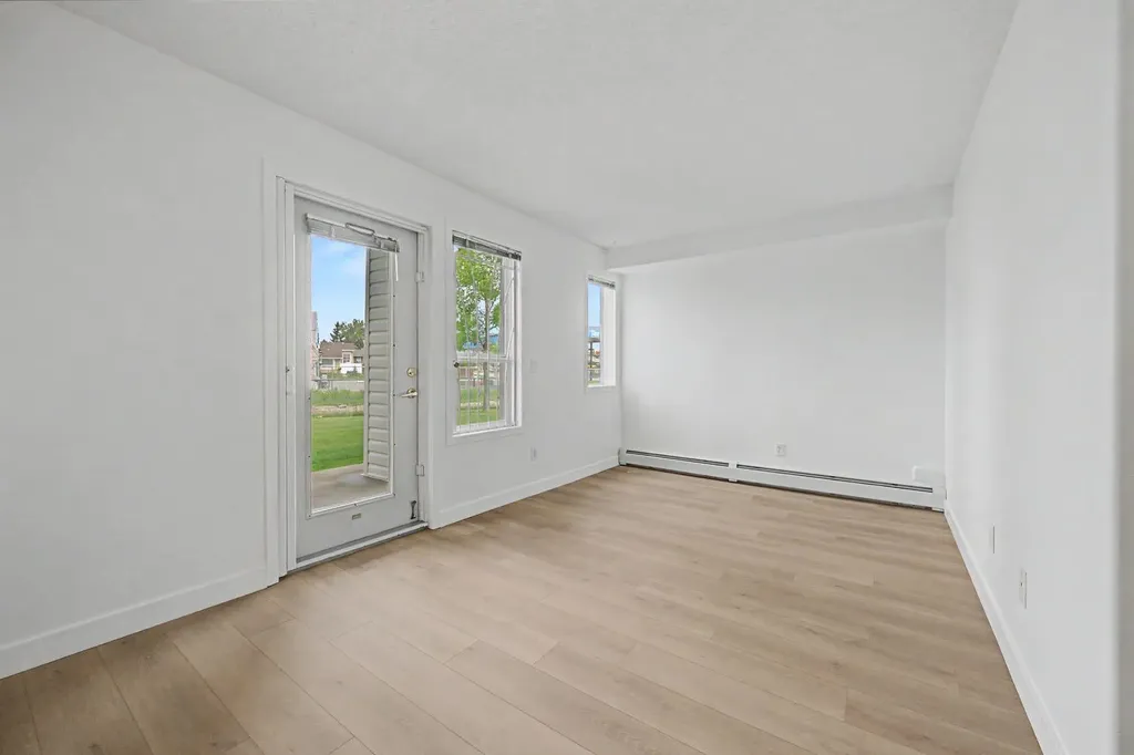 6818 Pinecliff Grove NE Calgary AB T1Y 7L2