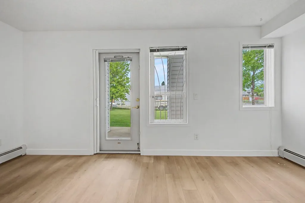 6818 Pinecliff Grove NE Calgary AB T1Y 7L2