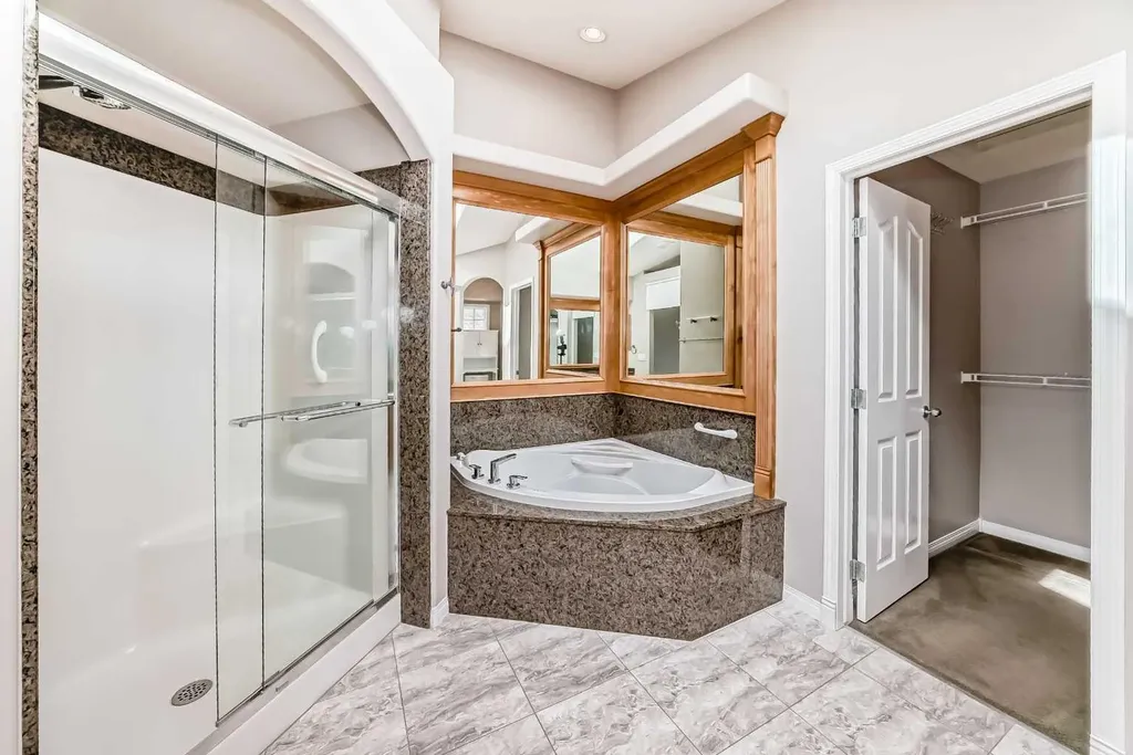35 Arbour Vista Way NW Calgary AB T3G 4R1