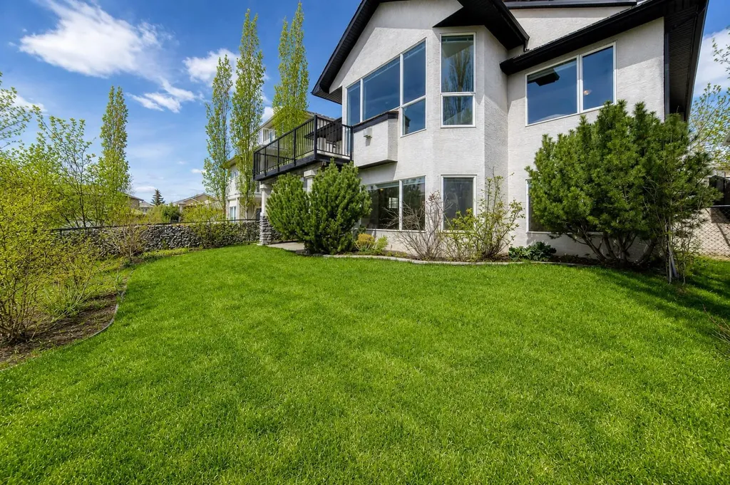 35 Arbour Vista Way NW Calgary AB T3G 4R1