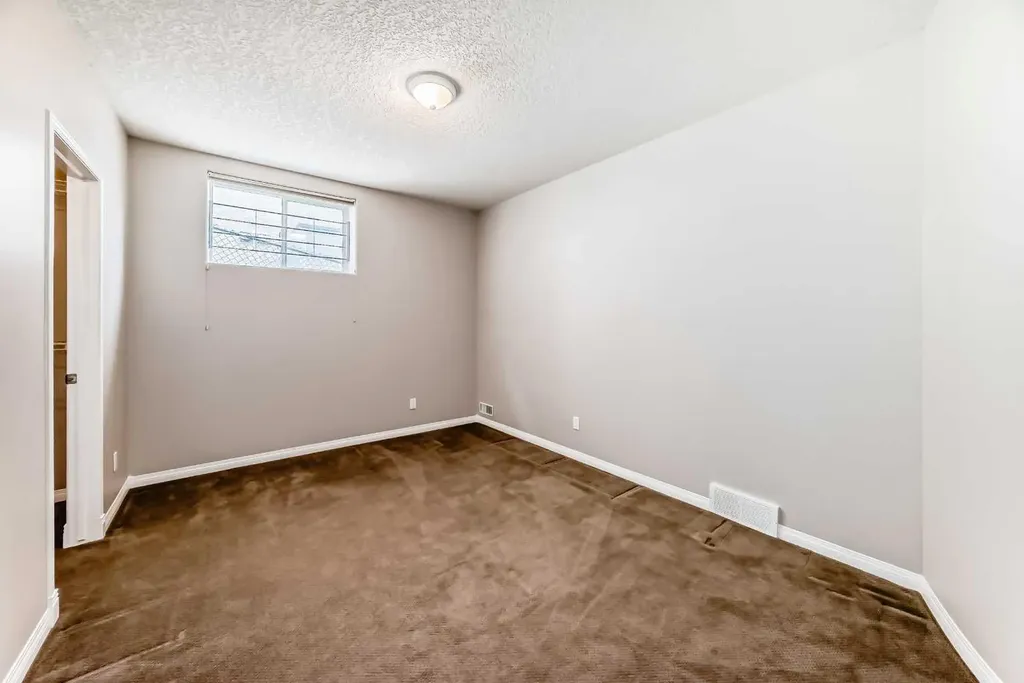 35 Arbour Vista Way NW Calgary AB T3G 4R1