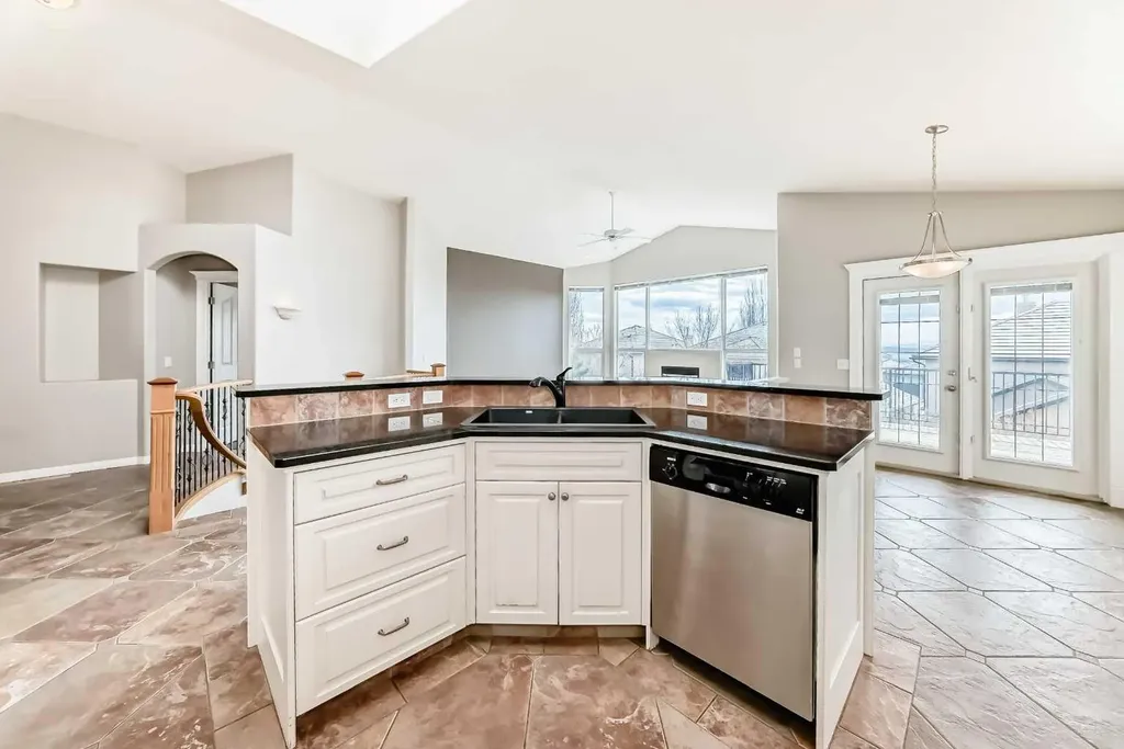 35 Arbour Vista Way NW Calgary AB T3G 4R1