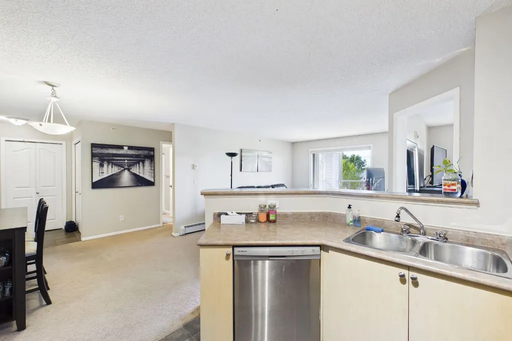 2371 Eversyde Avenue SW Calgary AB T2Y 4S3