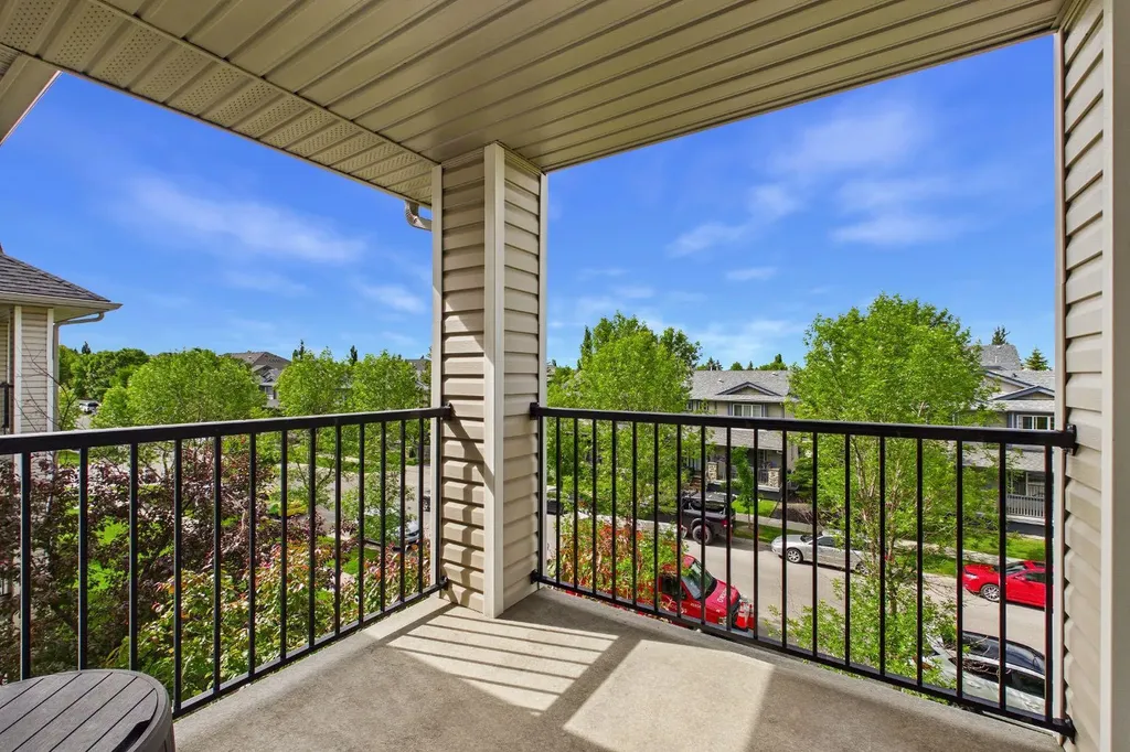 2371 Eversyde Avenue SW Calgary AB T2Y 4S3