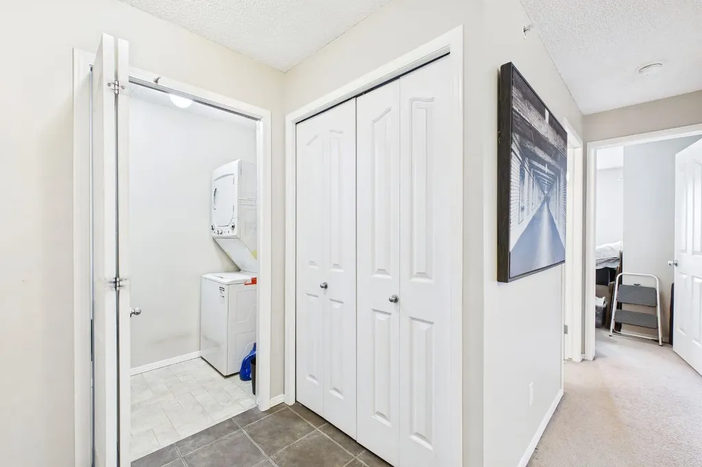 2371 Eversyde Avenue SW Calgary AB T2Y 4S3