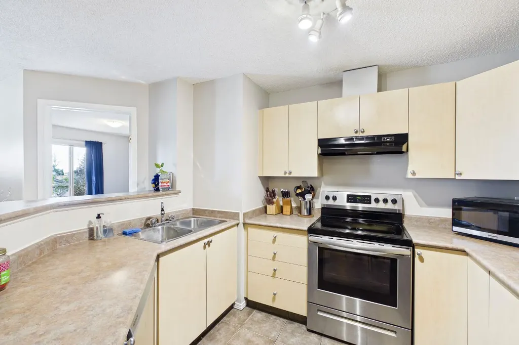 2371 Eversyde Avenue SW Calgary AB T2Y 4S3