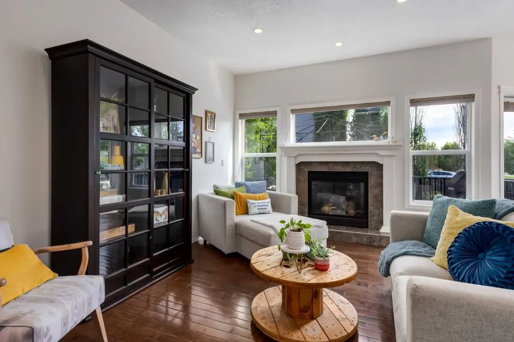 5 Brightonstone Grove SE Calgary AB T2Z 0E1