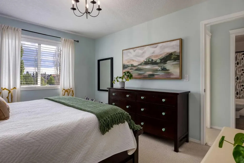 5 Brightonstone Grove SE Calgary AB T2Z 0E1