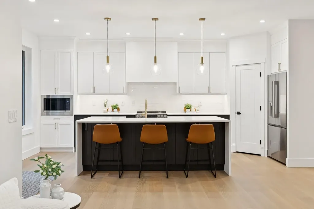 3 Discovery Ridge Lane SW Calgary AB T3H4Y3