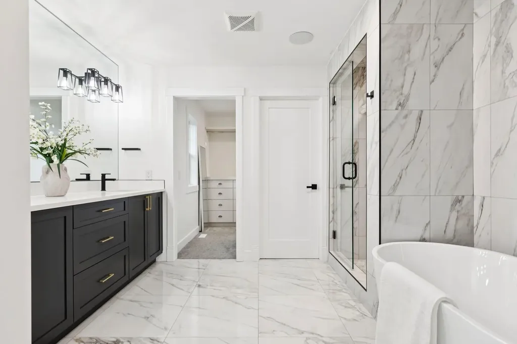 3 Discovery Ridge Lane SW Calgary AB T3H4Y3