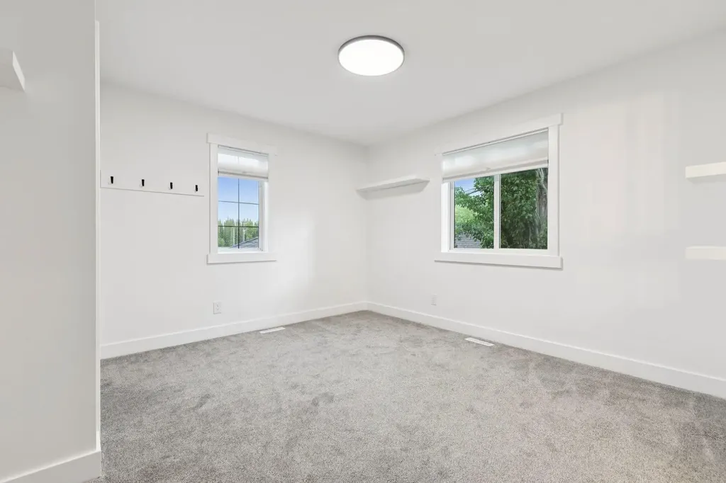 3 Discovery Ridge Lane SW Calgary AB T3H4Y3