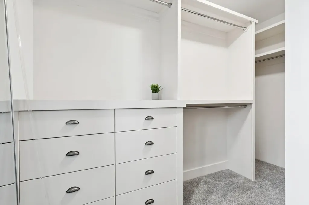 3 Discovery Ridge Lane SW Calgary AB T3H4Y3