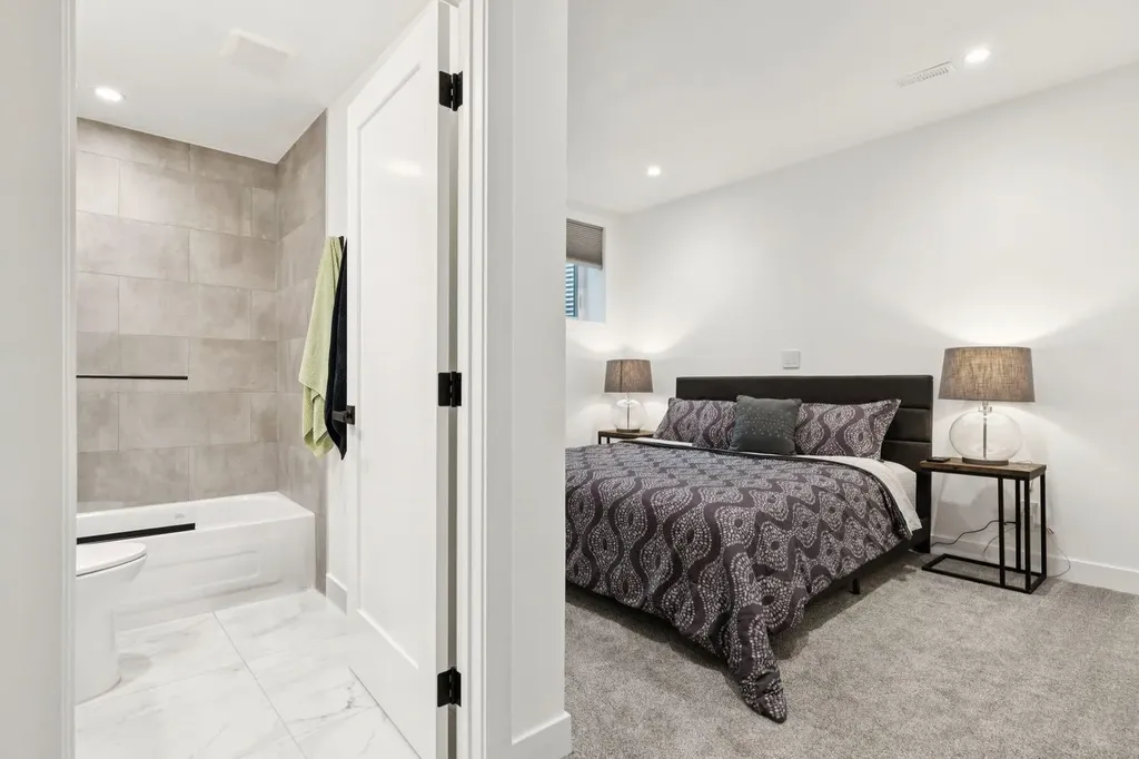 3 Discovery Ridge Lane SW Calgary AB T3H4Y3