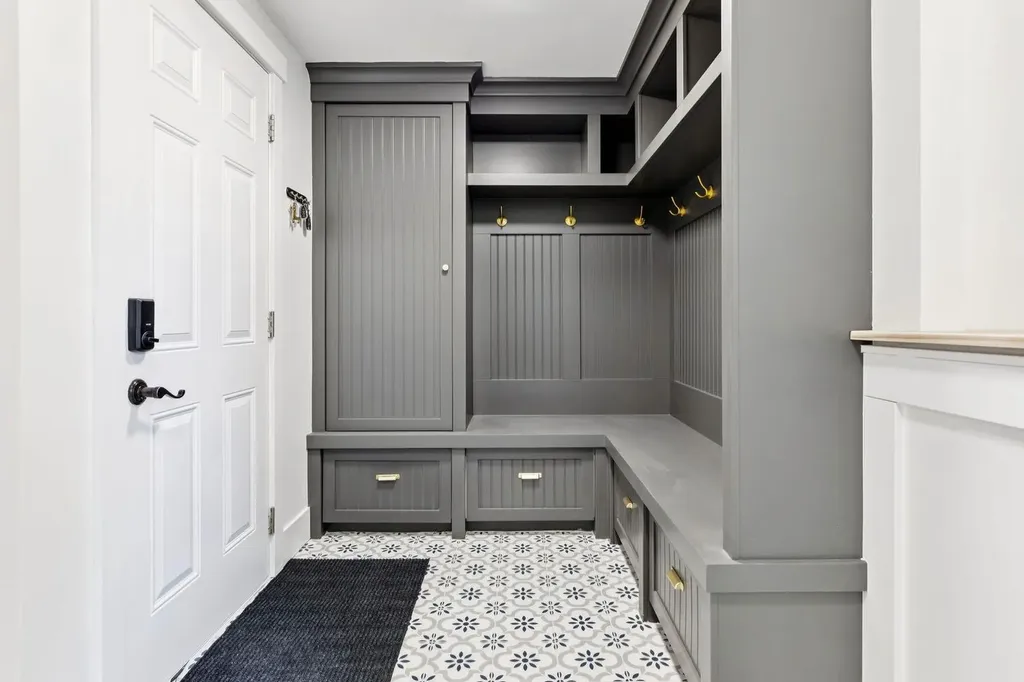 3 Discovery Ridge Lane SW Calgary AB T3H4Y3