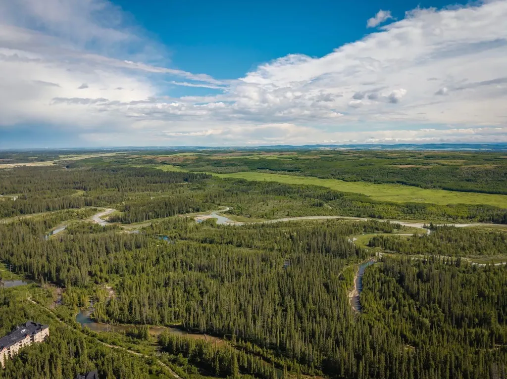 3 Discovery Ridge Lane SW Calgary AB T3H4Y3