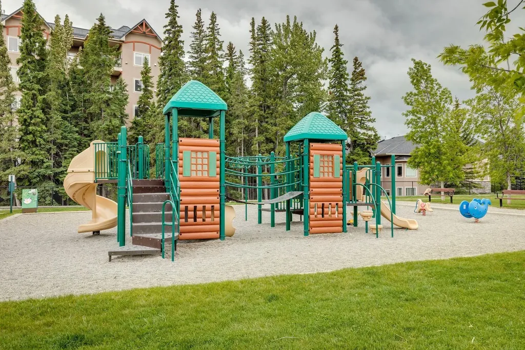 3 Discovery Ridge Lane SW Calgary AB T3H4Y3
