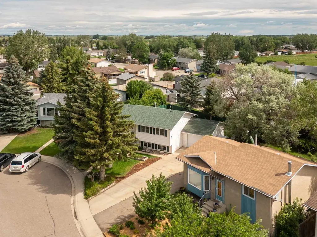 17 Pine Place Coalhurst AB T0L 0V0