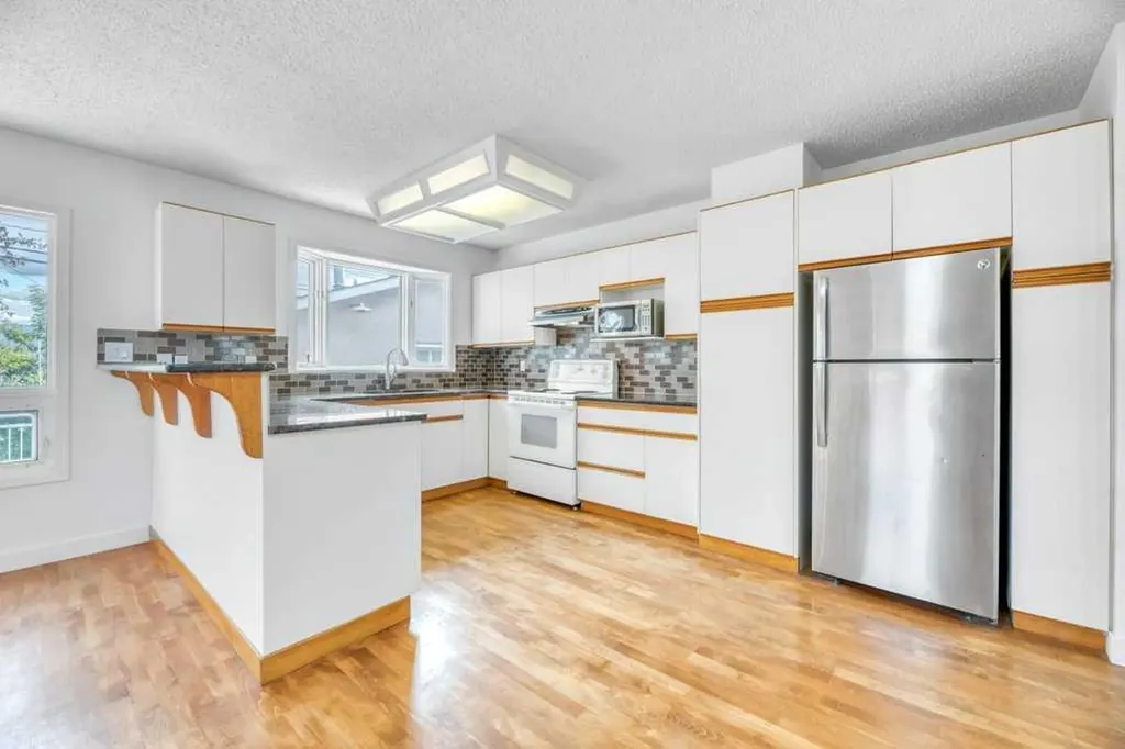 23 Penworth Crescent SE Calgary AB T2A 4C5