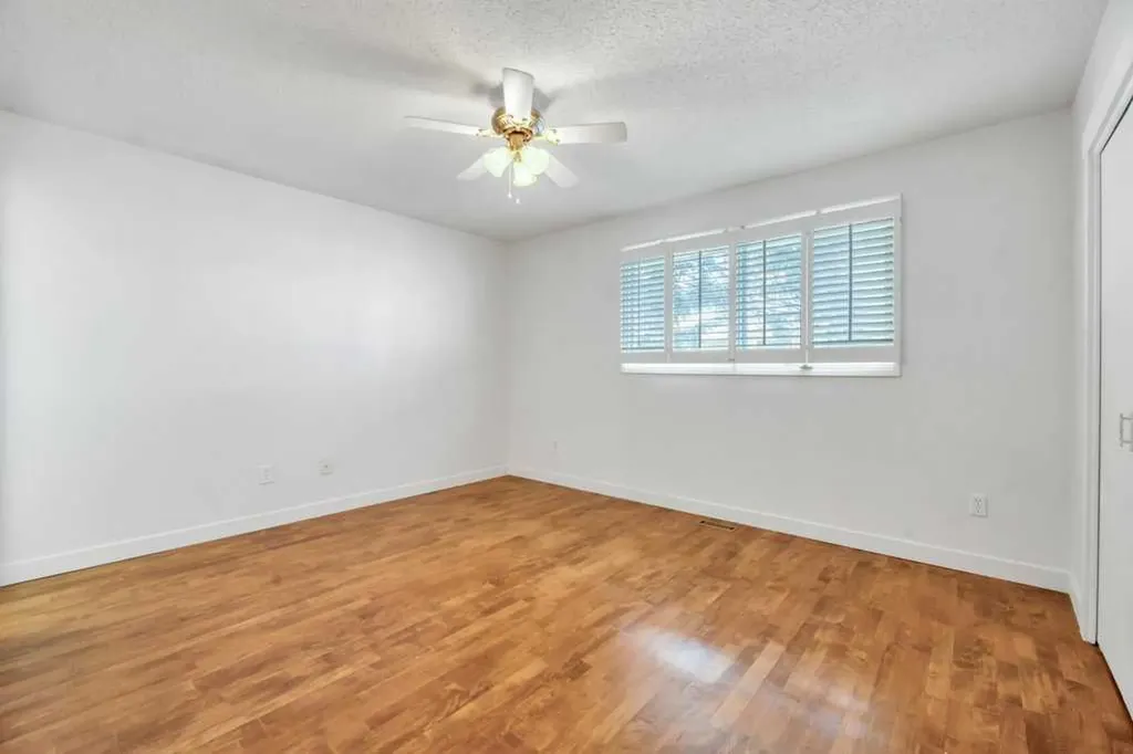 23 Penworth Crescent SE Calgary AB T2A 4C5