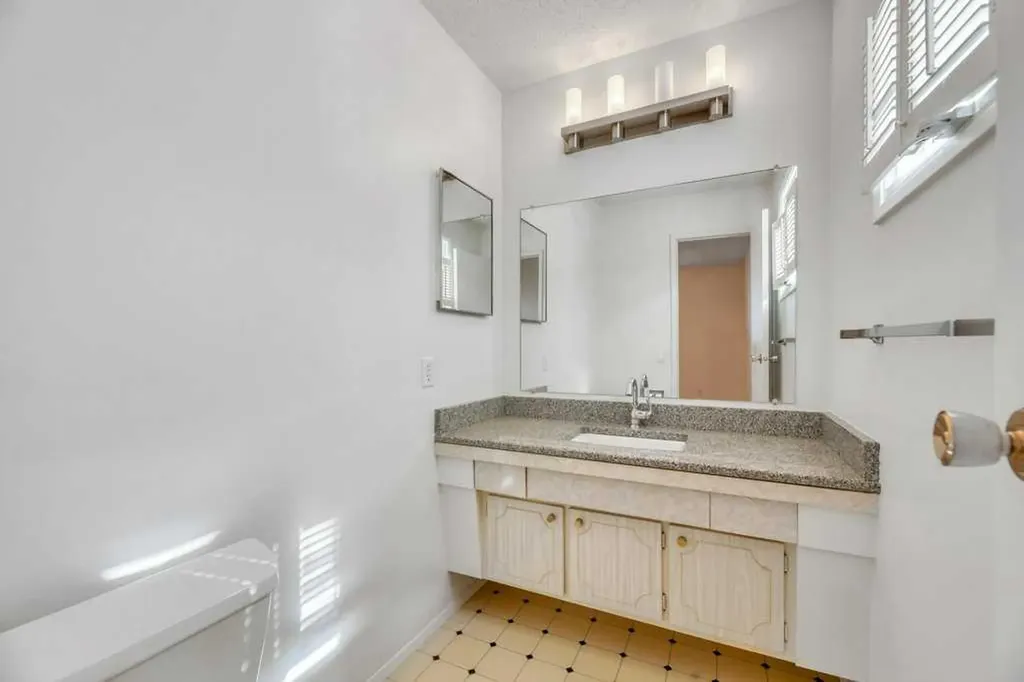 23 Penworth Crescent SE Calgary AB T2A 4C5