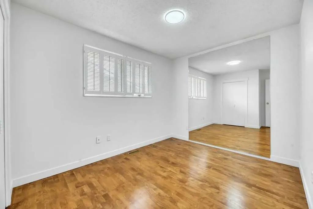 23 Penworth Crescent SE Calgary AB T2A 4C5