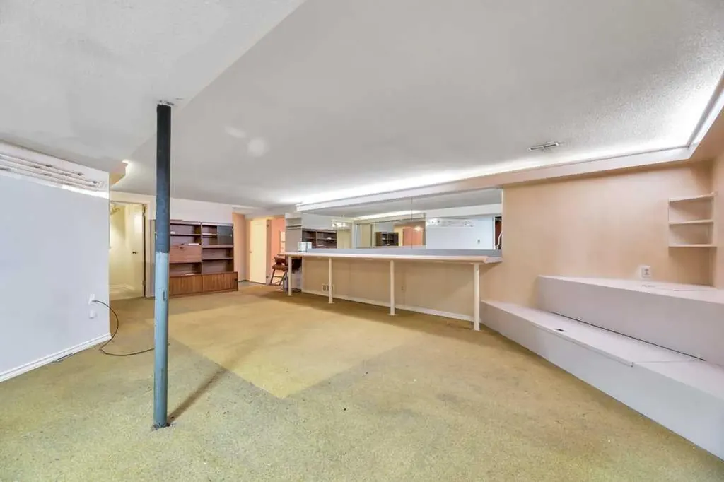 23 Penworth Crescent SE Calgary AB T2A 4C5