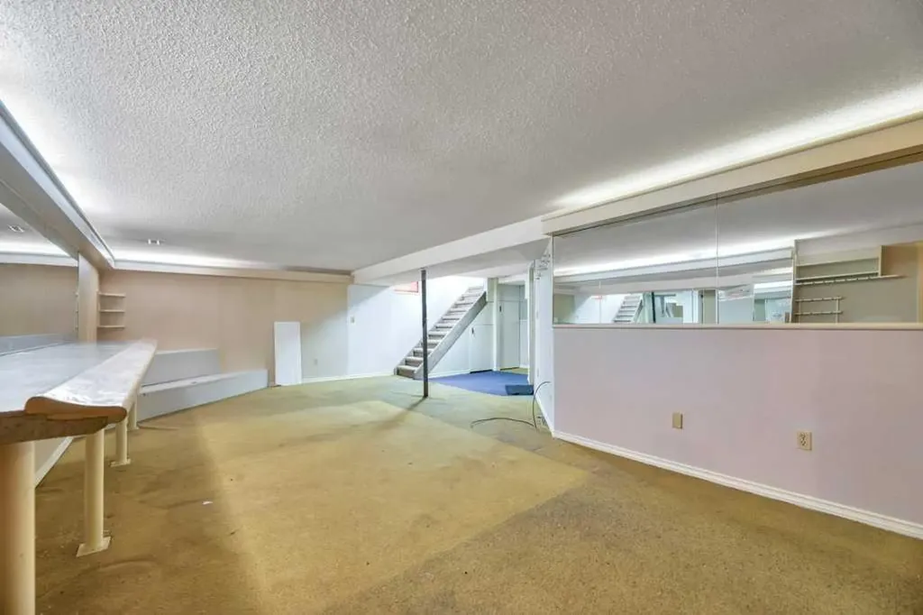 23 Penworth Crescent SE Calgary AB T2A 4C5