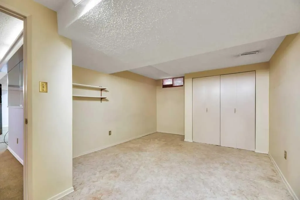 23 Penworth Crescent SE Calgary AB T2A 4C5