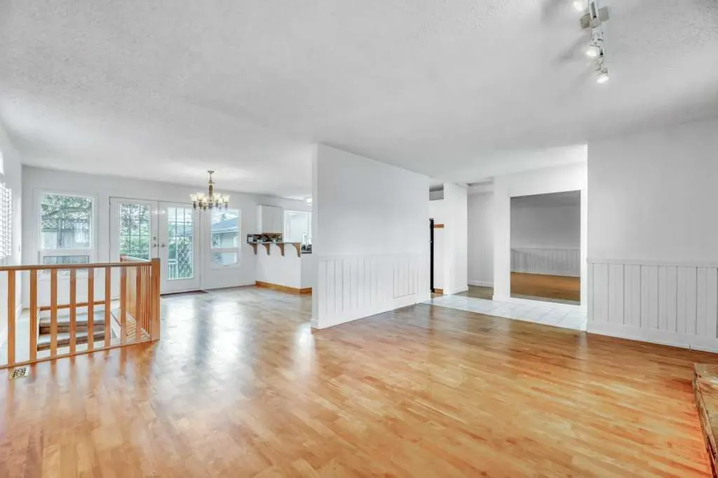 23 Penworth Crescent SE Calgary AB T2A 4C5