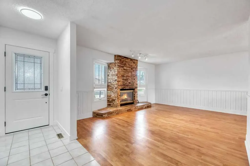 23 Penworth Crescent SE Calgary AB T2A 4C5