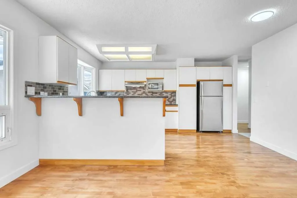 23 Penworth Crescent SE Calgary AB T2A 4C5