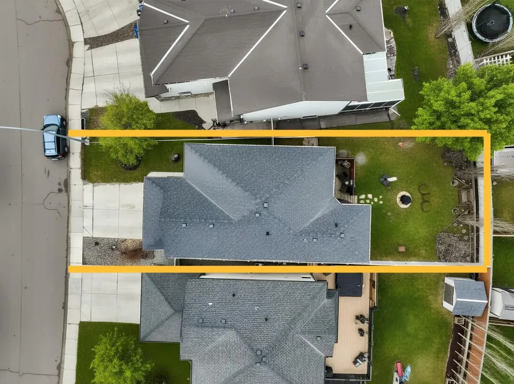 23 Kingston View SE Airdrie AB T4A 0K4