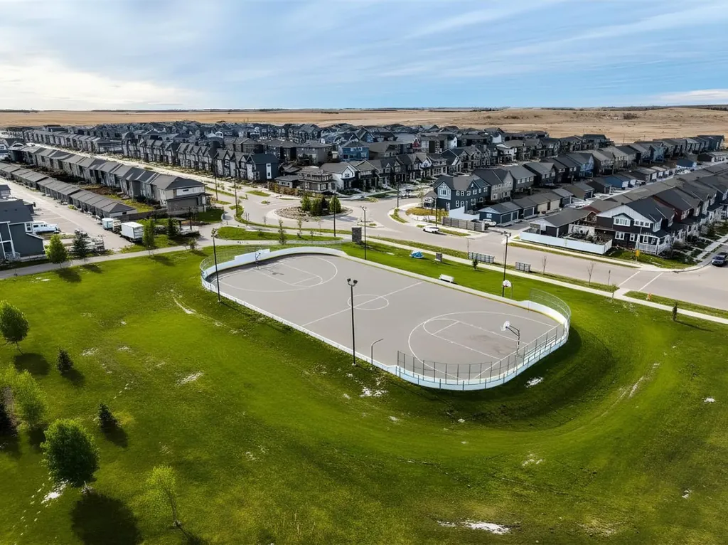 23 Kingston View SE Airdrie AB T4A 0K4