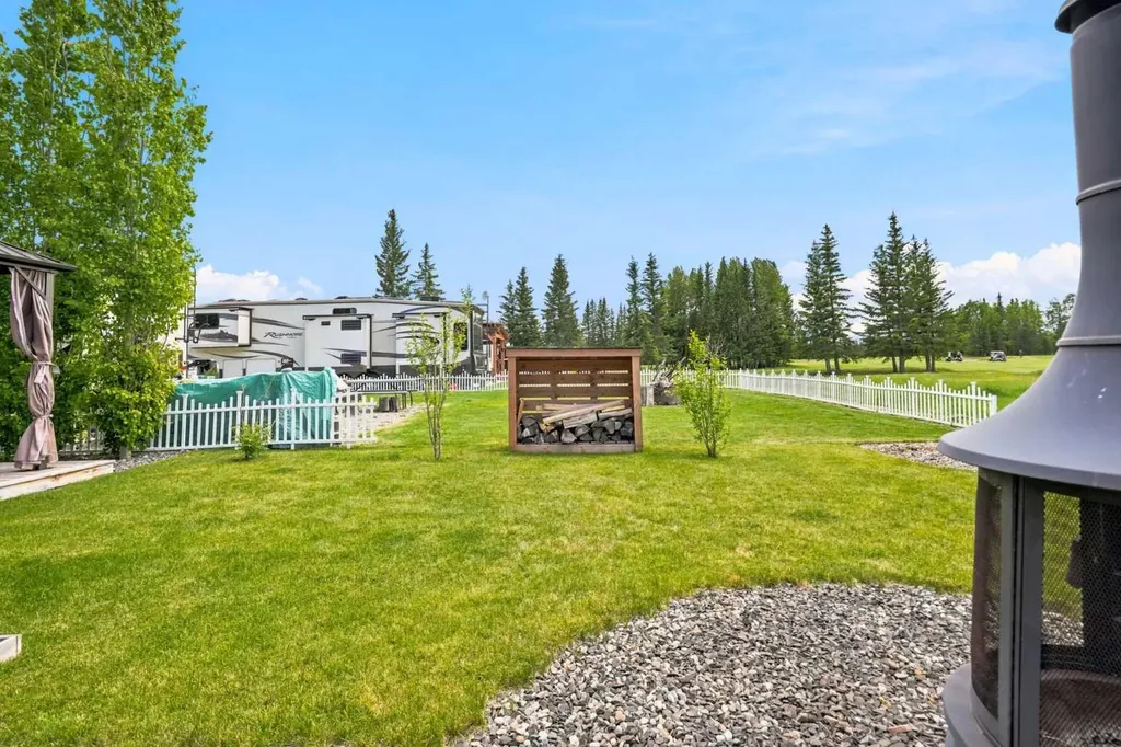 32351 Range Road 55 Rural Mountain View County AB T0M1X0
