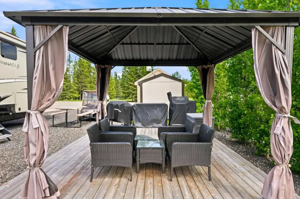 32351 Range Road 55 Rural Mountain View County AB T0M1X0
