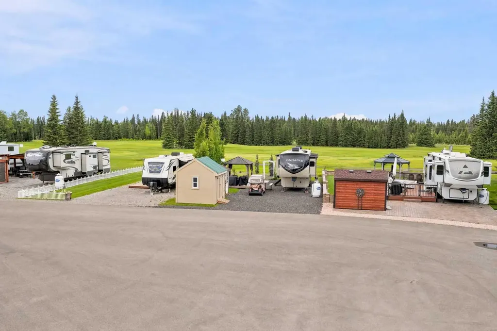 32351 Range Road 55 Rural Mountain View County AB T0M1X0