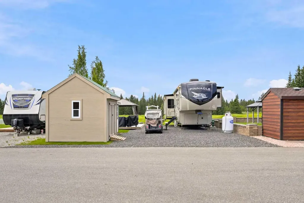 32351 Range Road 55 Rural Mountain View County AB T0M1X0