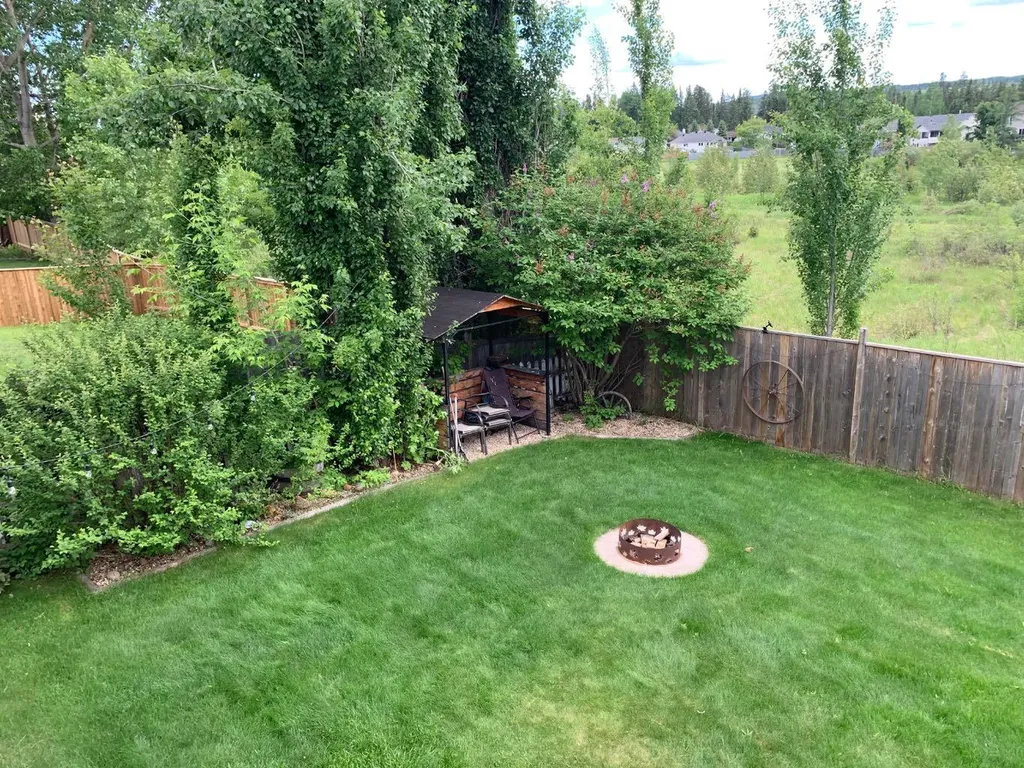 20 Pineview Road Whitecourt AB T7S 1H7