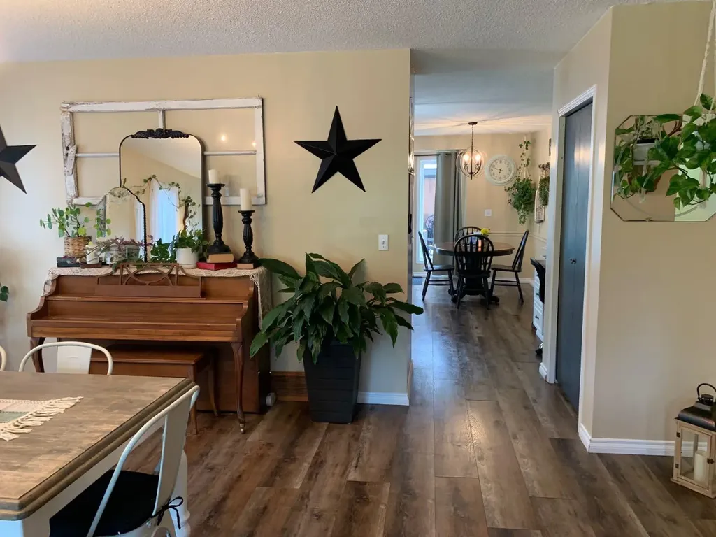 20 Pineview Road Whitecourt AB T7S 1H7