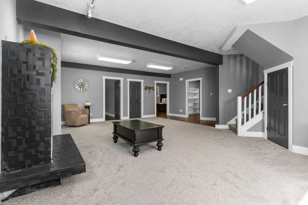 7810 Michaelis Boulevard Grande Prairie AB T8W 2H5